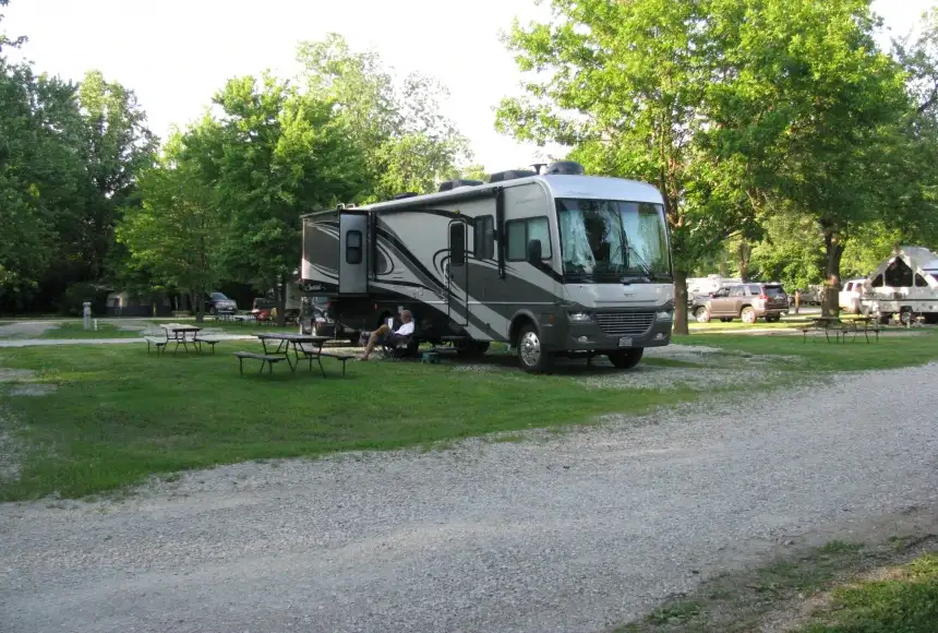 St. Louis N.E. / I-270 / Granite City  KOA 