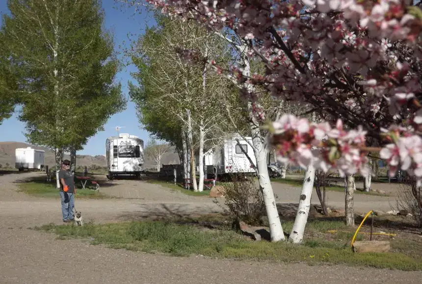 Gunnison Lakeside Resort