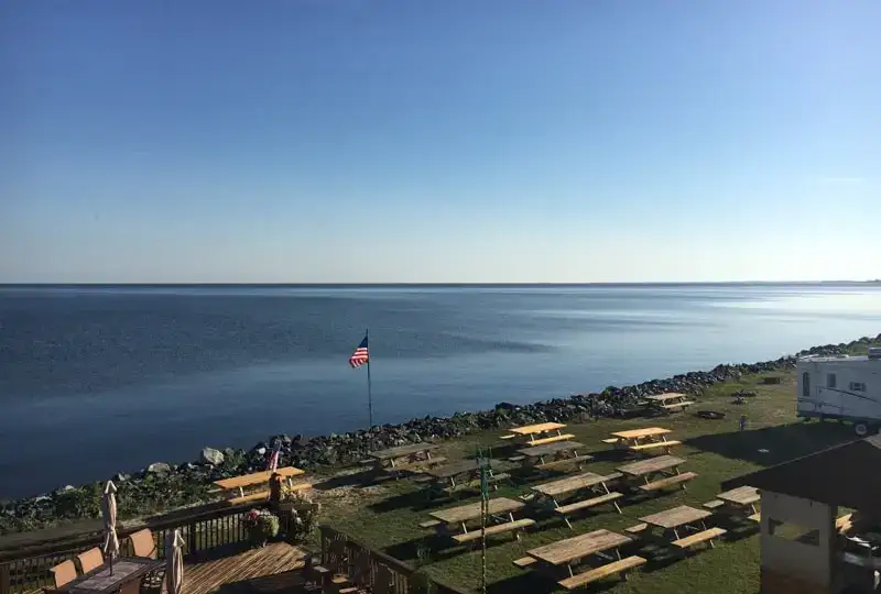 Morris Point Lake View Lodge