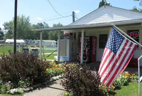 Photo showing Cutty's Sunset Camping Resort