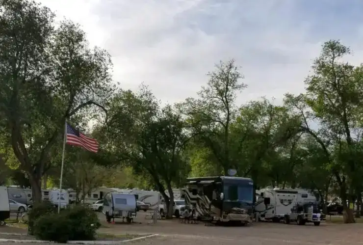 Crazy Horse RV Campark